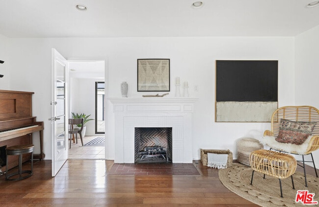 Building Photo - 11465 Cumpston St