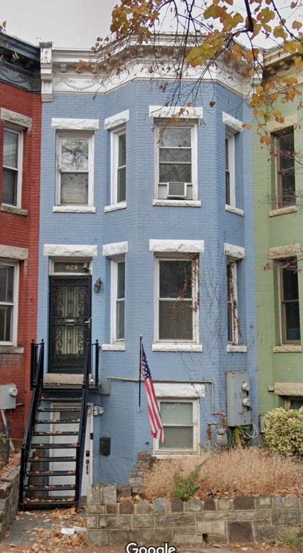 Building Photo - Centrally Located 1BR/1BA English Basement in Capitol Hill Basic Utilities Included