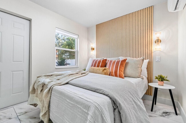 Building Photo - 10538 55th Ave