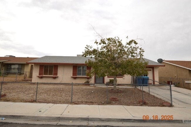 Primary Photo - 3646 Longfellow St