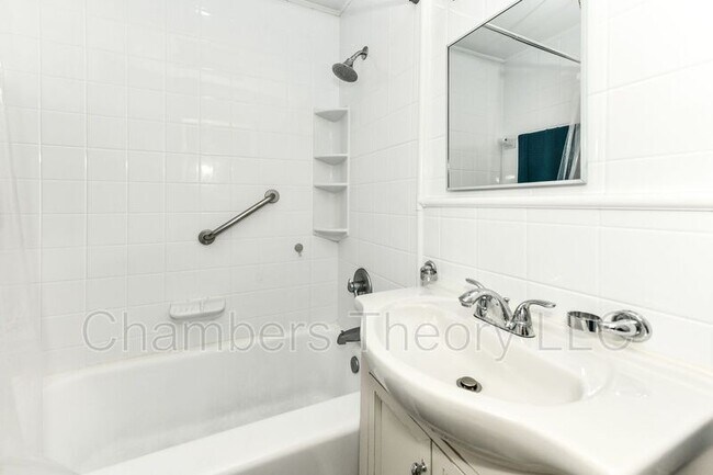 Building Photo - 2230 Observatory Pl NW