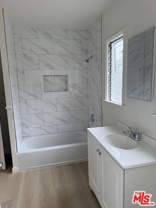 Building Photo - 4434 Grand View Blvd