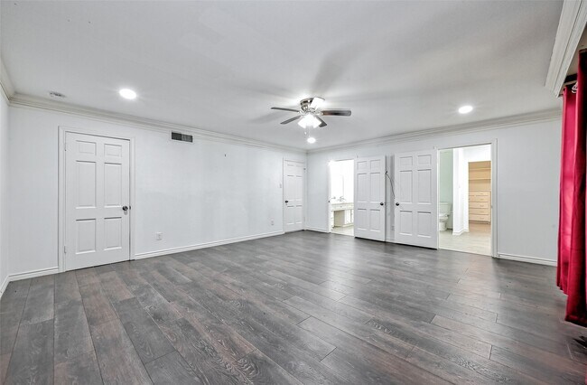Building Photo - 5319 S Braeswood Blvd
