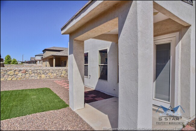 Building Photo - 14664 Sunny Land