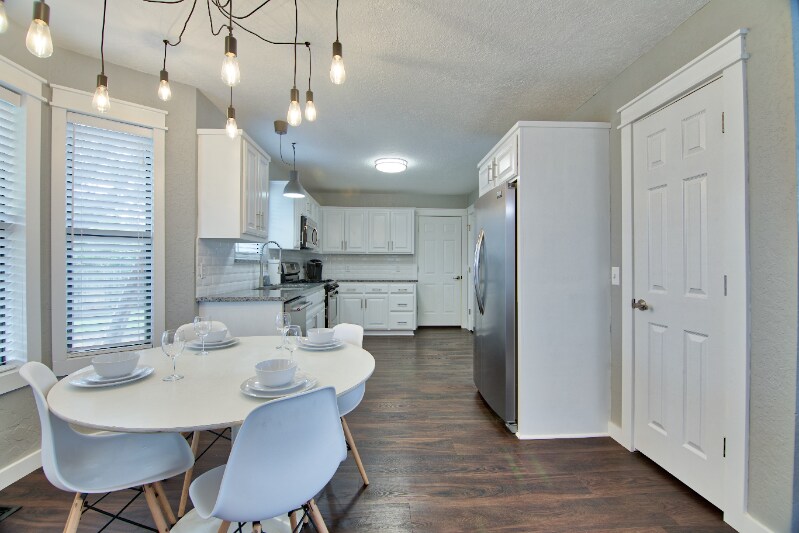 Building Photo - 2924 Canyon Oaks Ct