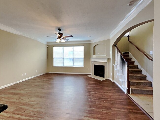 Building Photo - 12403 Fort Dupont Ln