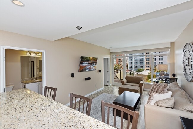 Building Photo - 427 9th Ave