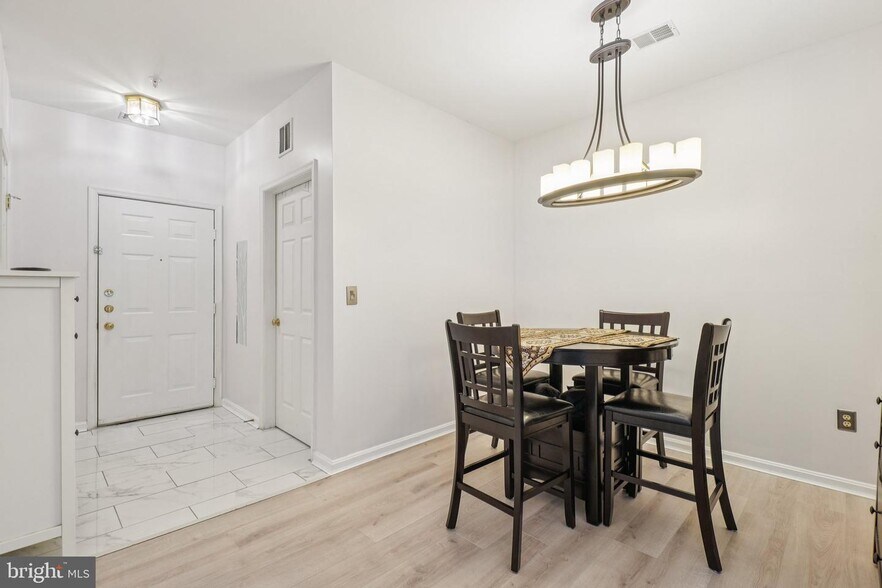 Building Photo - 11322 Westbrook Mill Ln