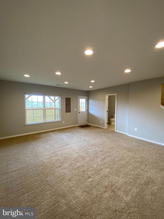 Building Photo - 112 Splendor Gdn Wy