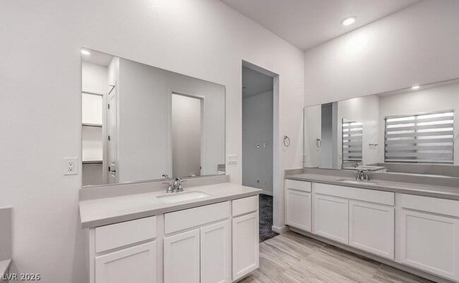 Building Photo - 11836 Star Grass Ave