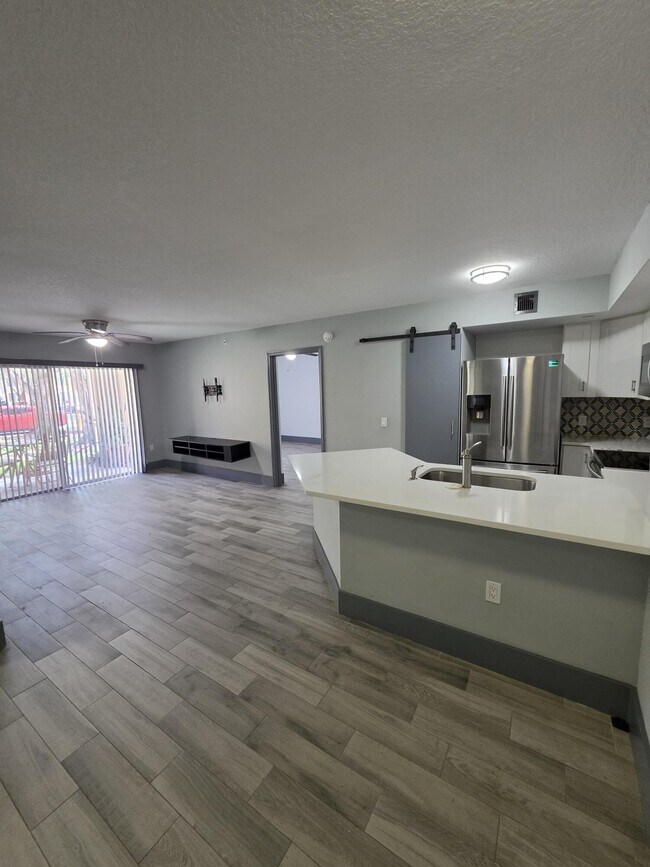 Building Photo - 4211 San Marino Blvd
