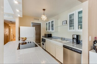 Building Photo - 252 Shadow Mountain Dr