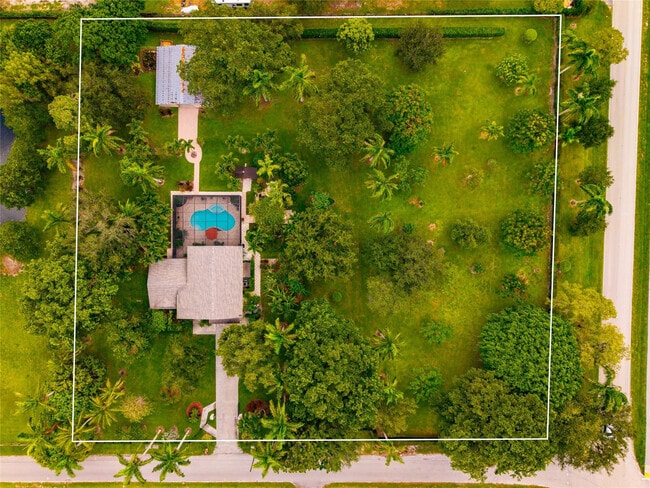 Building Photo - 6556 NW 87th Ave