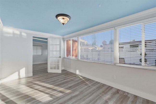 Building Photo - 58 Lido Dr