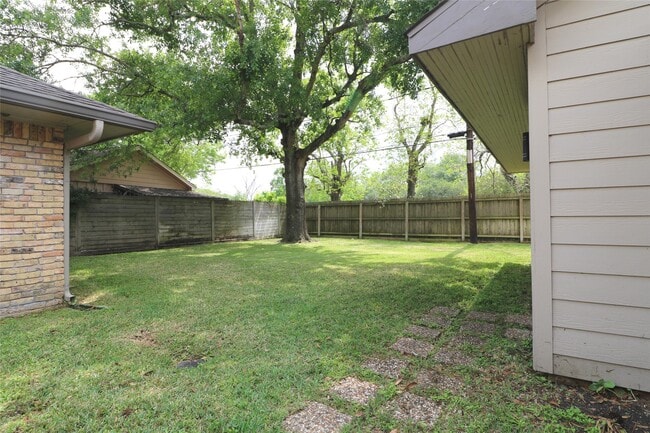 Building Photo - 5251 Lymbar Dr