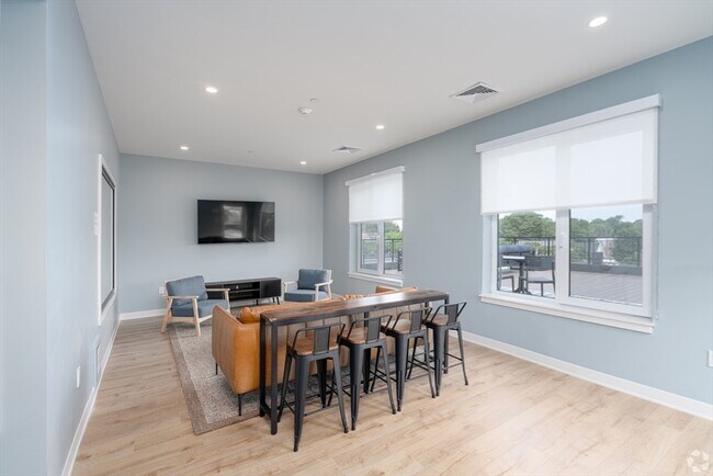 Building Photo - 500 Talbot Ave