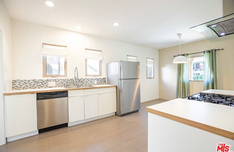 Kitchen - 8251 W 4th St