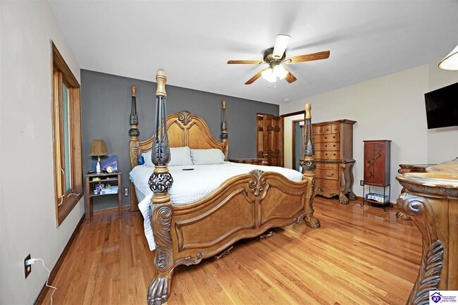 Building Photo - 306 Forest Trce