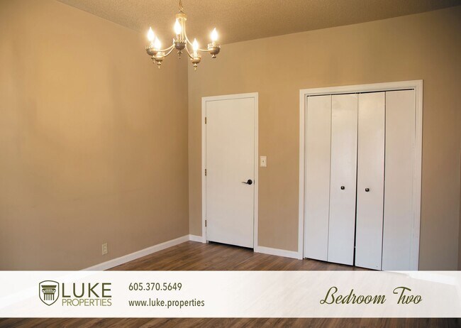 Building Photo - 332 N Blauvelt Ave