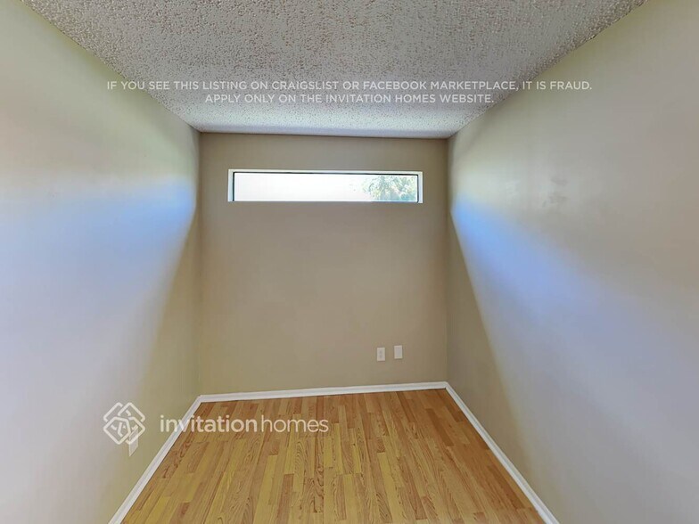 Building Photo - 5112 NW 49th Ave