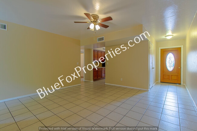 Building Photo - 8421 E Corinthian Dr