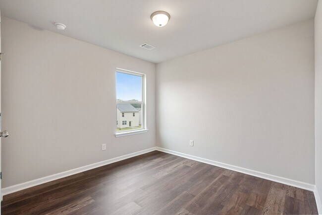 Building Photo - 4 Bed 2.5 Bath home in Gainesville! Retreat at Chicopee