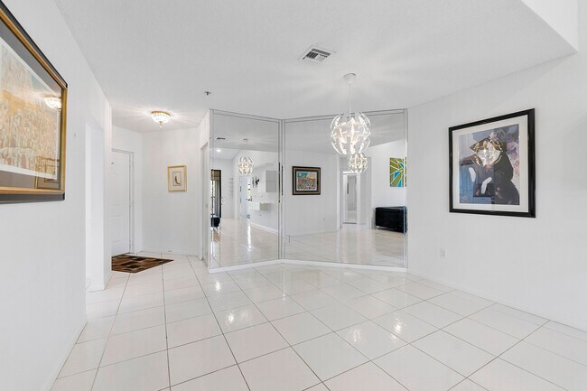 Building Photo - 5153 Floria Dr