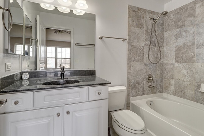 Building Photo - 14644 Paul Revere Ln