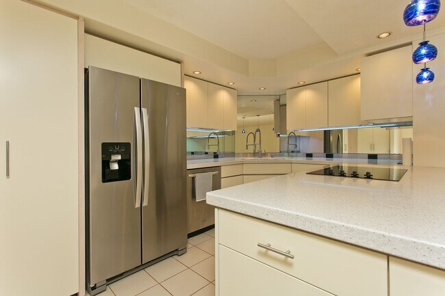 Building Photo - 2/2/2 Harbor and ocean view unit