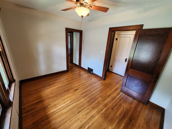 Building Photo - 1210 S Jefferson Ave