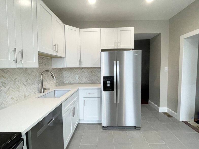 kitchen - 4680 Umbria St