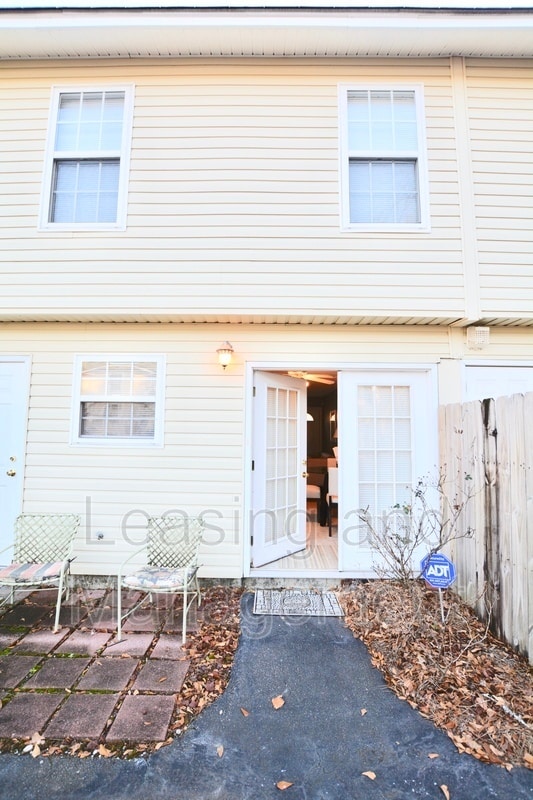 Building Photo - 1423 Ashley River Rd