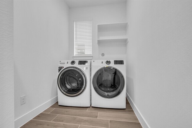 Building Photo - 12846 Meadow Wind Wy