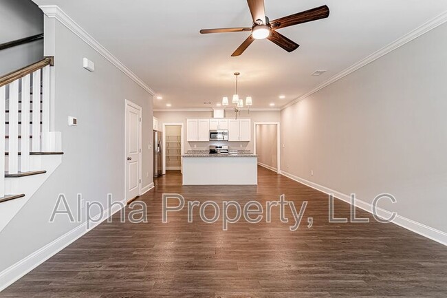 Building Photo - 18 Alderly Wy
