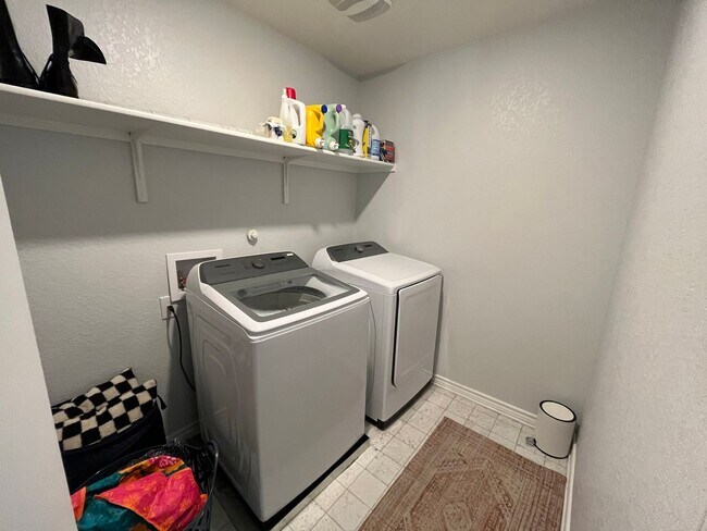 Building Photo - 4684 Via Sonoma Trail