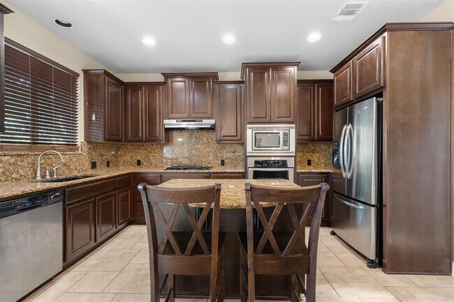 Building Photo - 3001 Lombardi Way