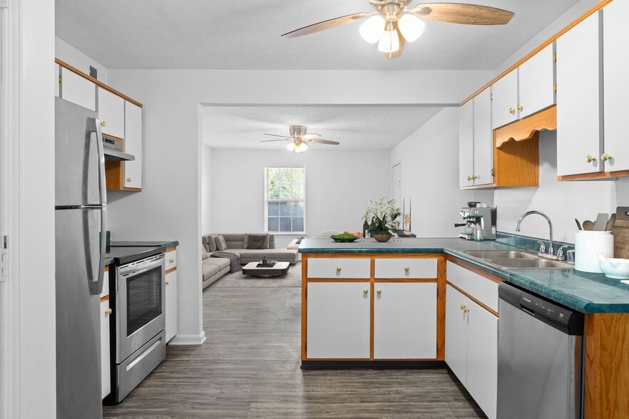 Building Photo - Lakeview Garden Apartments
