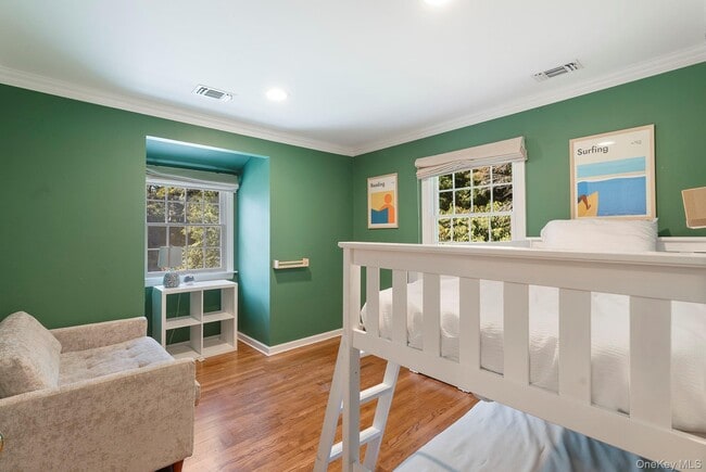 Building Photo - 44 Midhampton Ave