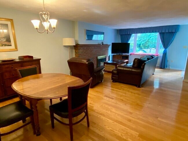 Building Photo - 224 Park St