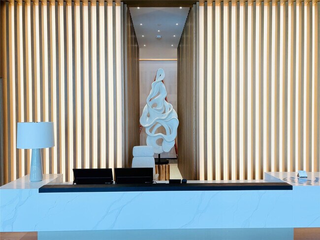 Building Photo - 151 N Seabreeze Blvd