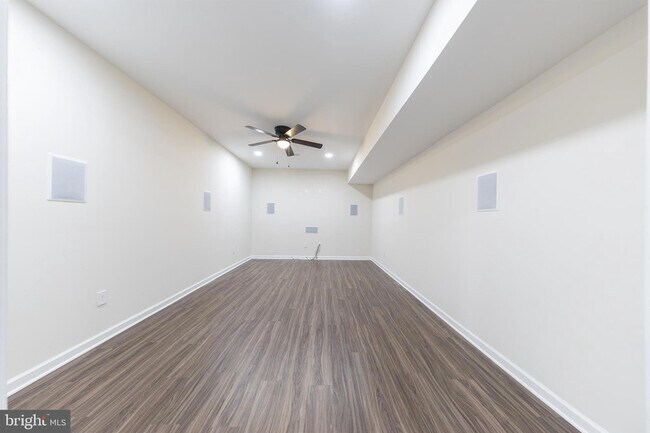Building Photo - 7640 Knotting Hl Ln