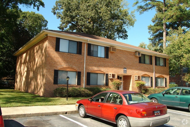 Building Photo - Bay Breeze Apartments - West