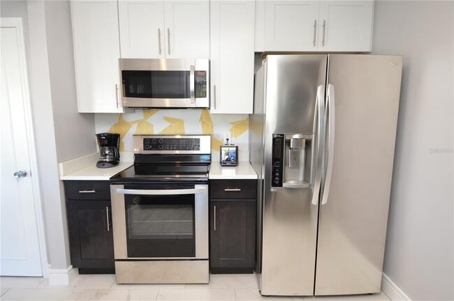 Building Photo - 5245 Coquina Key Dr SE