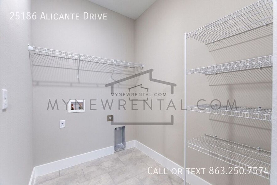 Building Photo - 25186 Alicante Dr