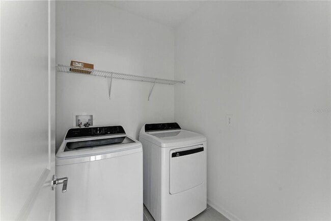 Building Photo - 2035 Rider Rain Ln