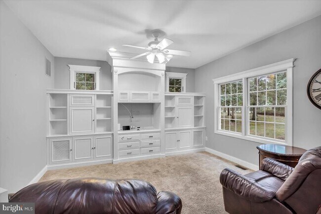 Building Photo - 113 Lighthouse Ln