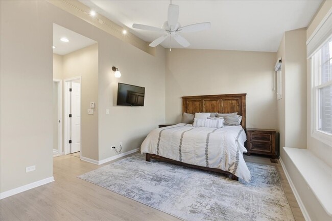 Building Photo - 2140 N Winchester Ave