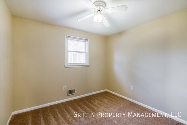 Building Photo - 5405 San Juan Dr