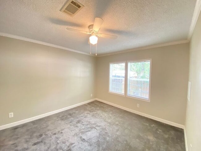 Building Photo - 1504 Carlisle Dr