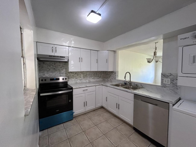 Building Photo - 7503 NW 44th Ct